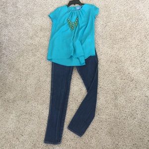 Three piece outfit, size S. Top, jeans, necklace